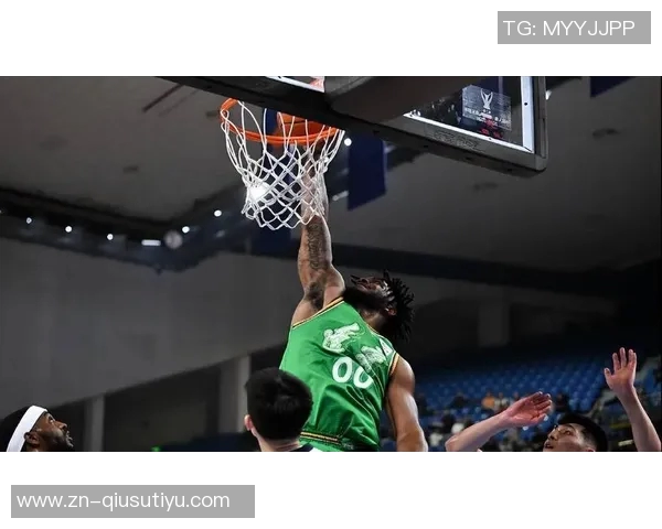 辽宁男篮宣布裁掉外援奥利弗与杰隆布朗引发球迷热议 辽宁男篮宣布裁掉外援奥利弗与杰隆布朗引发球迷热议